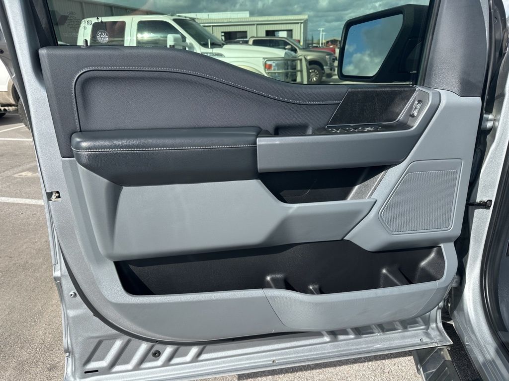 2022 Ford F-150 XLT photo 9