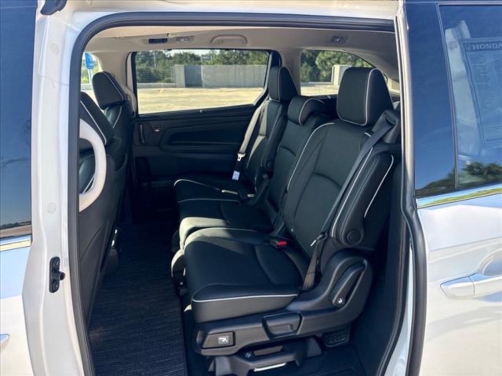 2026 Honda Odyssey Elite photo 10