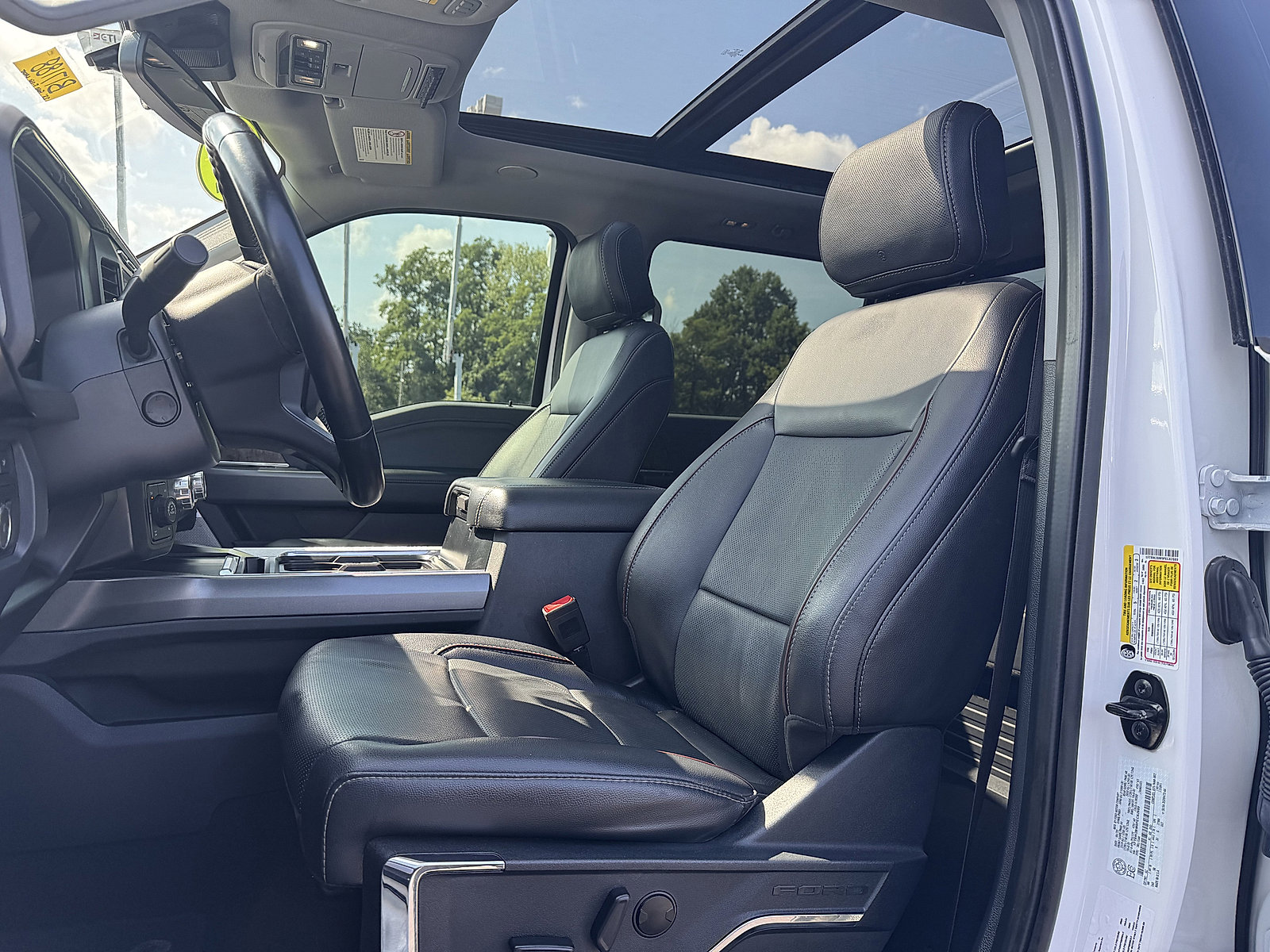 2023 Ford F-250 Lariat photo 8