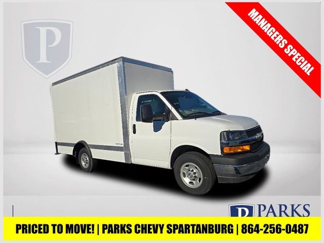2024 Chevrolet Express Cutaway Base's photo