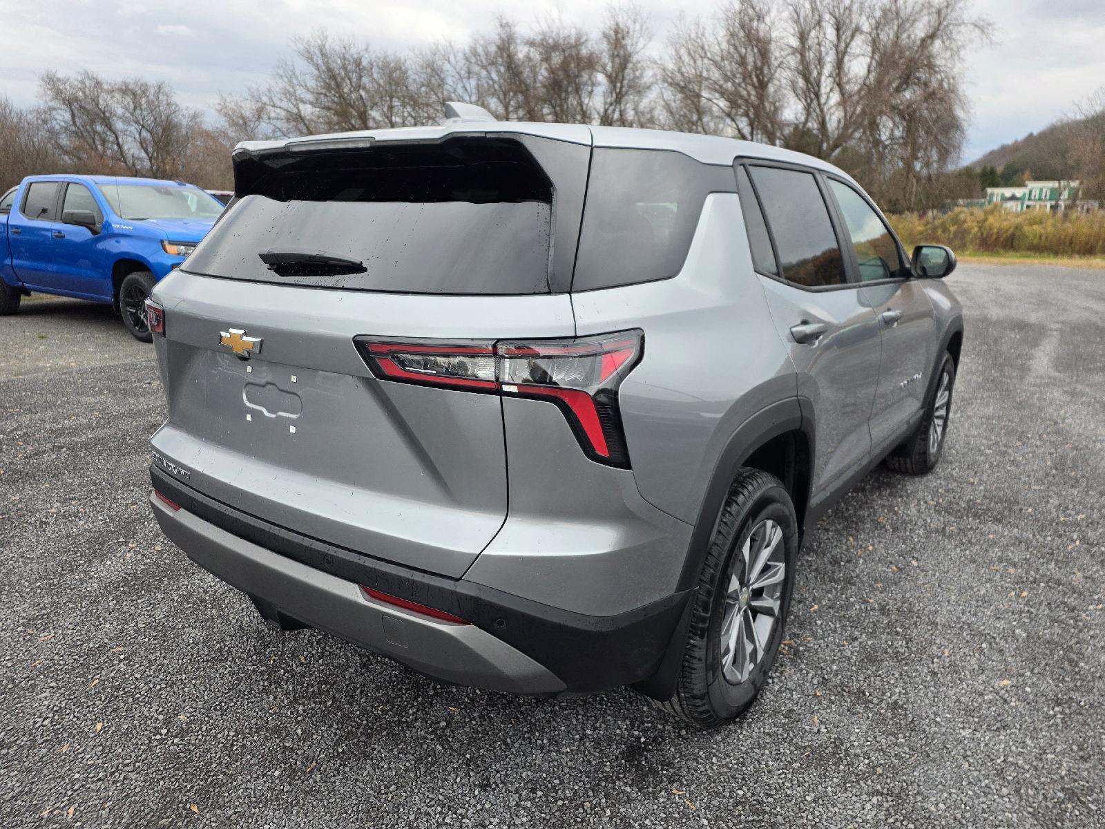 2026 Chevrolet Equinox LT photo 2