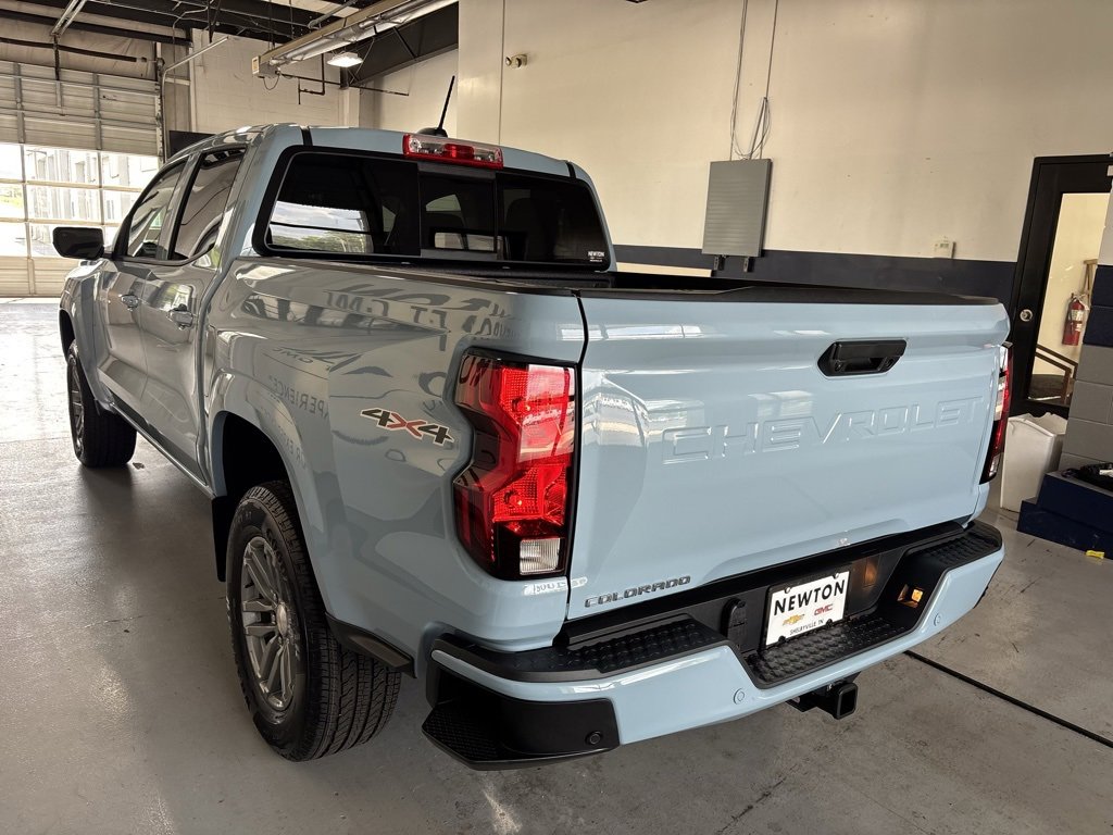 2025 Chevrolet Colorado Work Truck LT photo 27