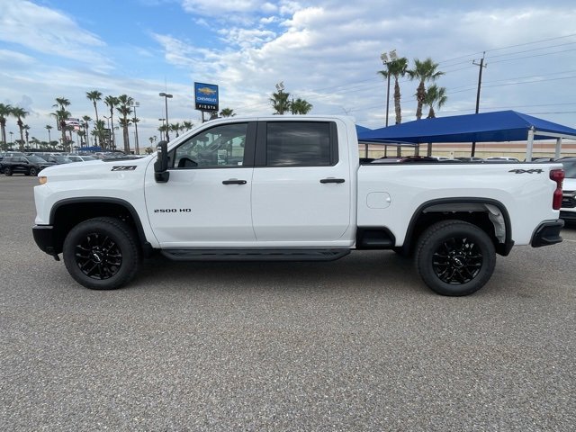 2026 Chevrolet Silverado 2500HD Custom photo 3