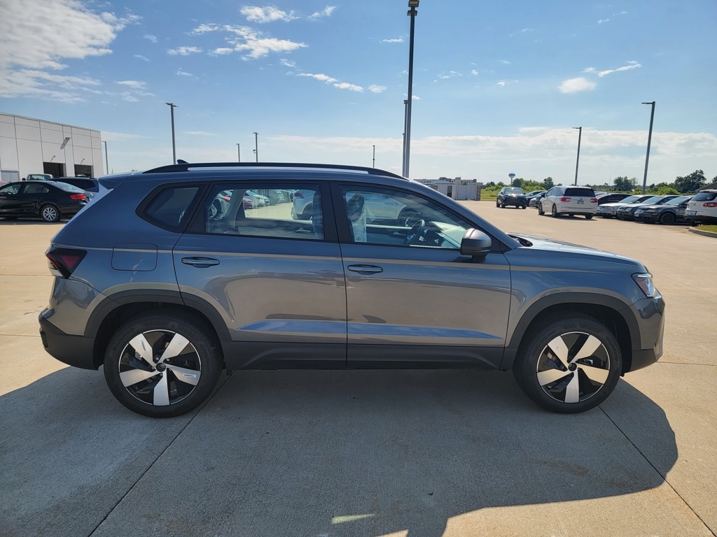 2025 Volkswagen Taos S photo 2