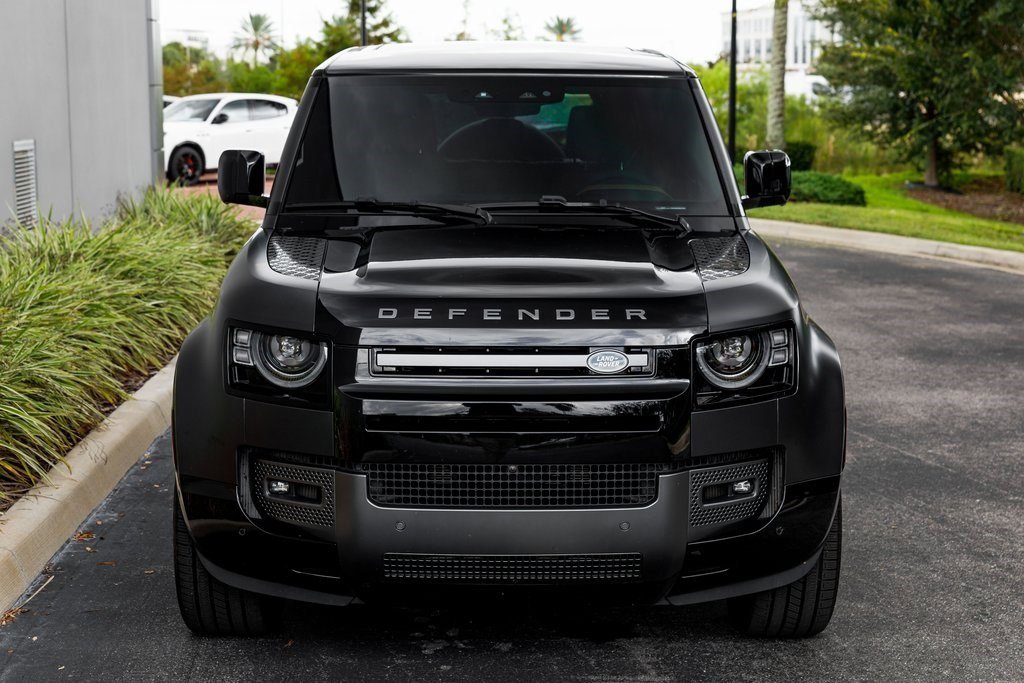 2024 Land Rover Defender Carpathian Edition photo 8