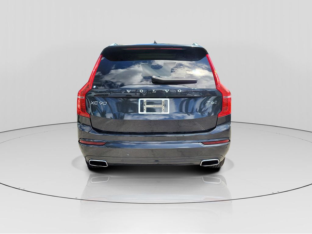 2021 Volvo XC90 T6 Momentum photo 5