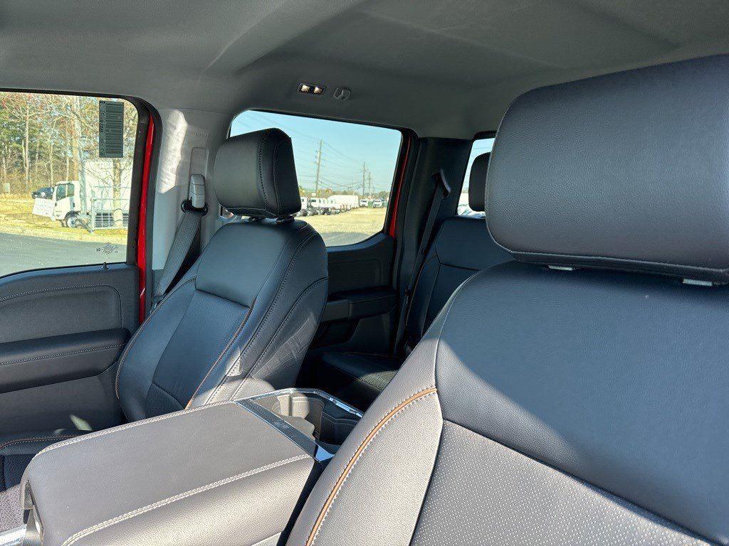 2025 Ford F-250 Lariat photo 4