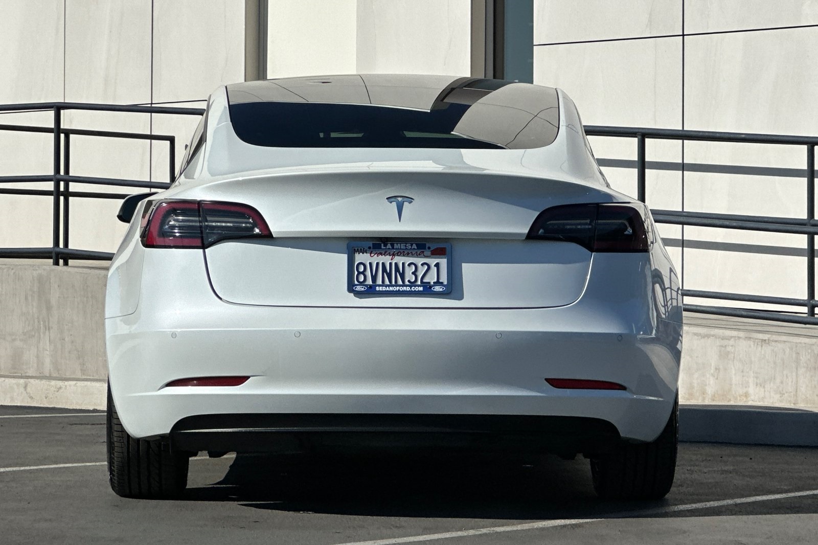 2021 Tesla Model 3 Standard Range Plus photo 4
