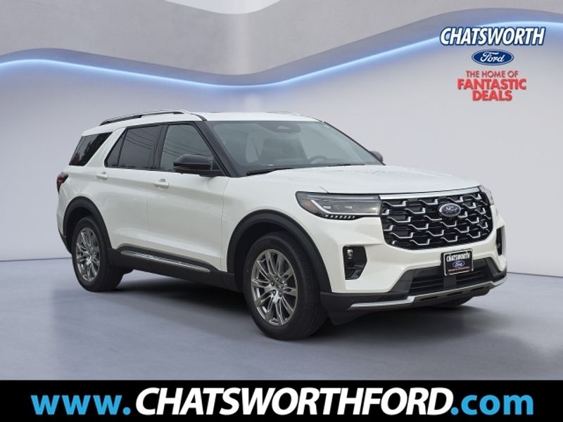 2026 Ford Explorer Platinum's photo