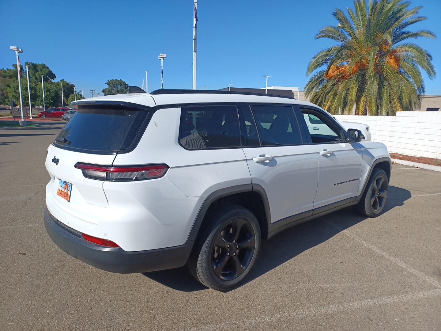 2023 Jeep Grand Cherokee Laredo Altitude photo 3