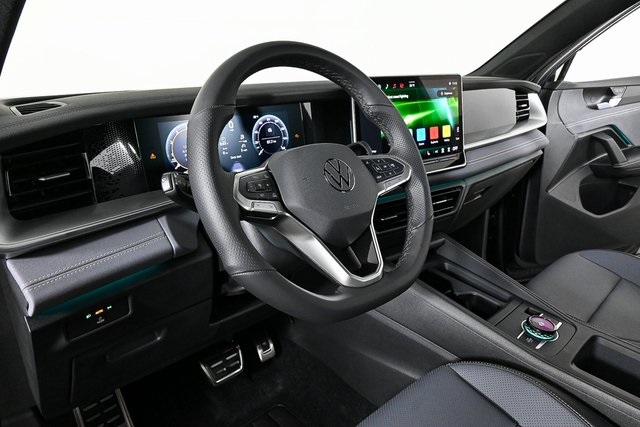 2026 Volkswagen Tiguan SE R-Line Black photo 2