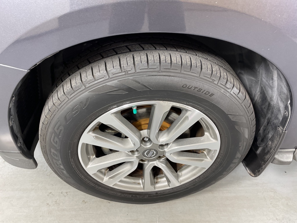 2014 Nissan Pathfinder SL photo 9