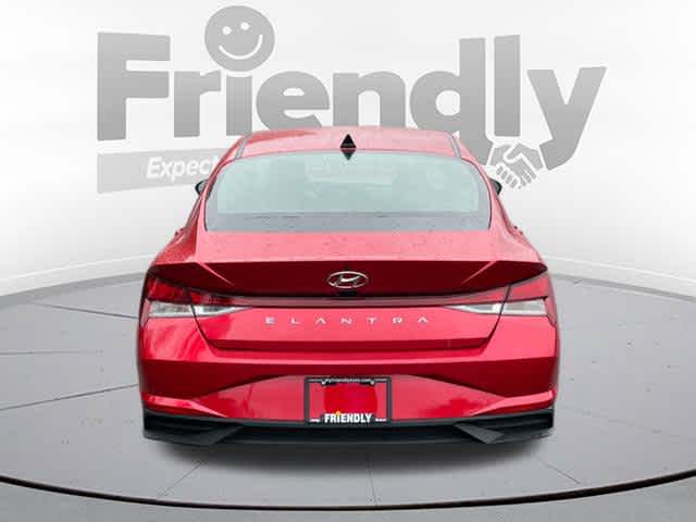 2022 Hyundai Elantra SEL Convenience photo 6