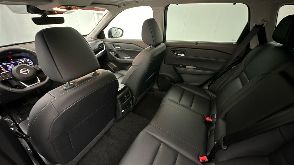 Used 2023 Black Nissan SL image 1