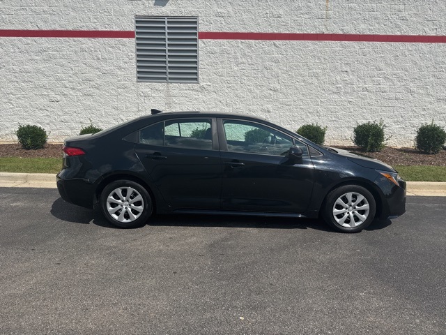 2023 Toyota Corolla LE photo 3