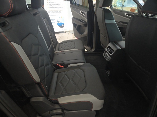2025 Volkswagen Atlas Peak Edition SE photo 11