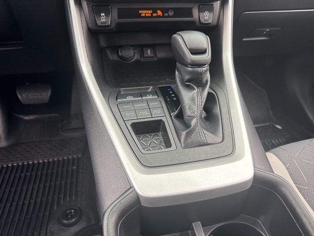 2022 Toyota RAV4 XLE photo 33