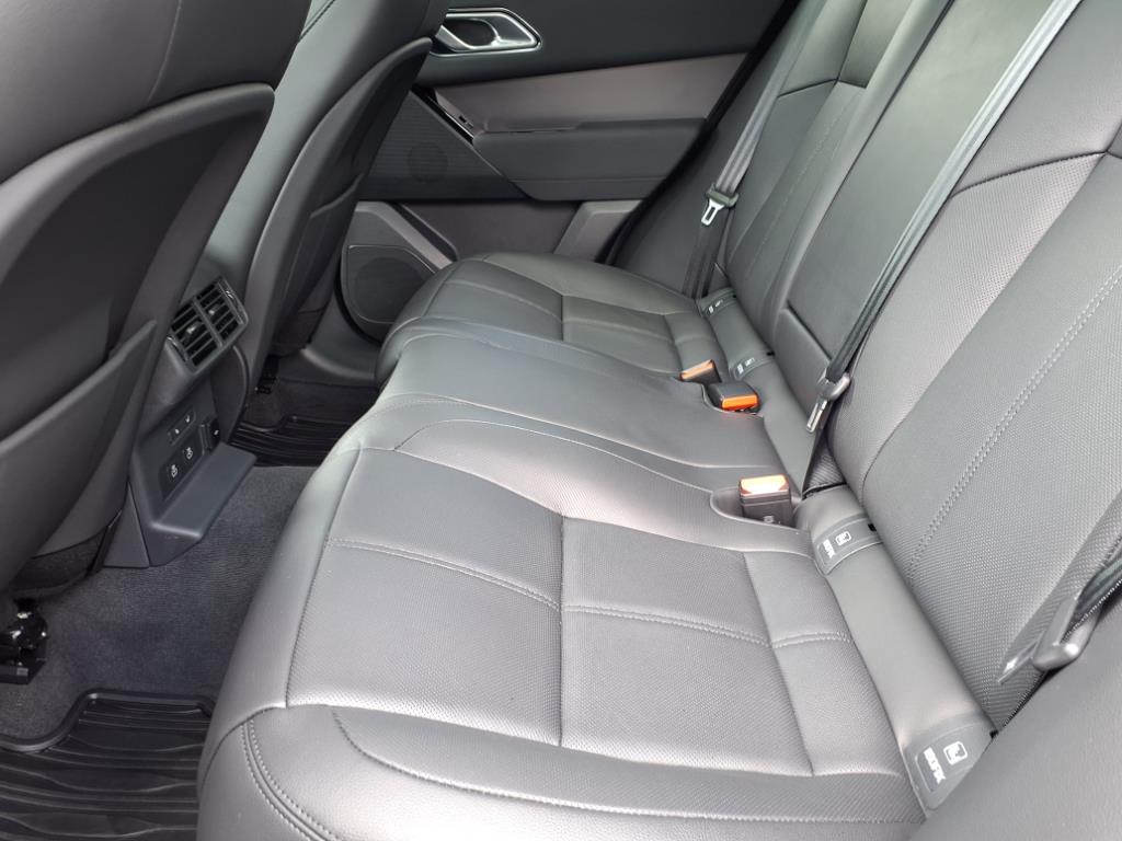 2025 Land Rover Range Rover Velar SE photo 5