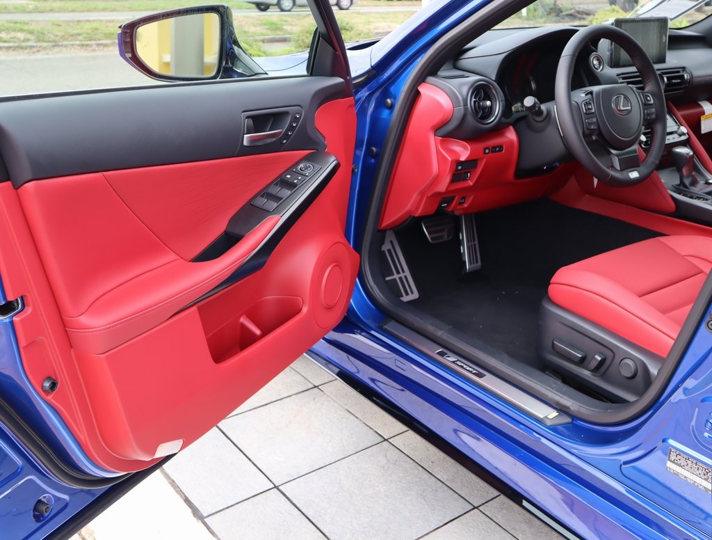 2025 Lexus IS 300 F SPORT photo 27