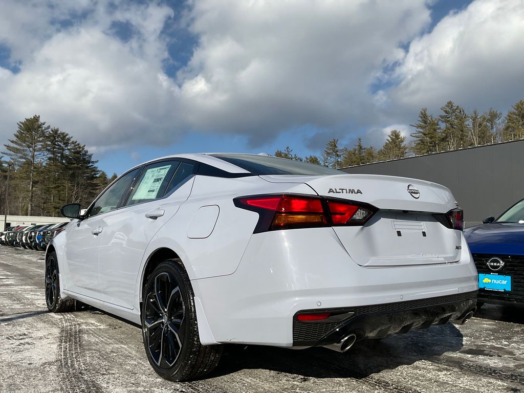 2025 Nissan Altima 2.5 SR photo 6