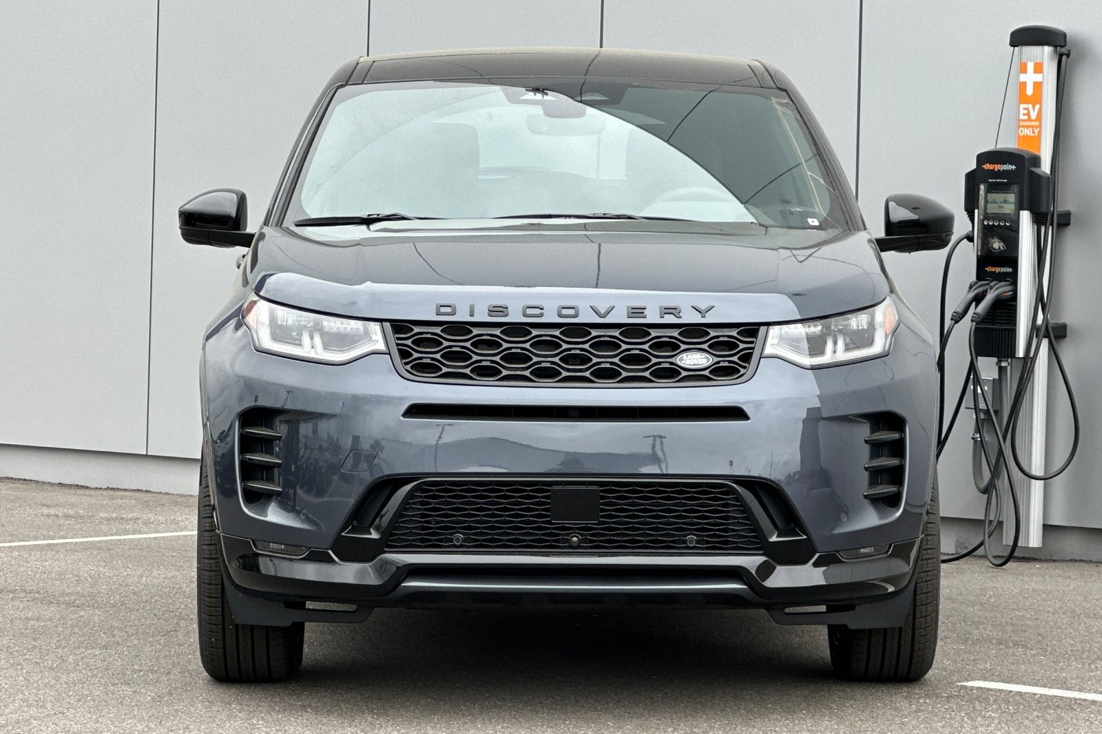 2025 Land Rover Discovery Sport Dynamic SE photo 8