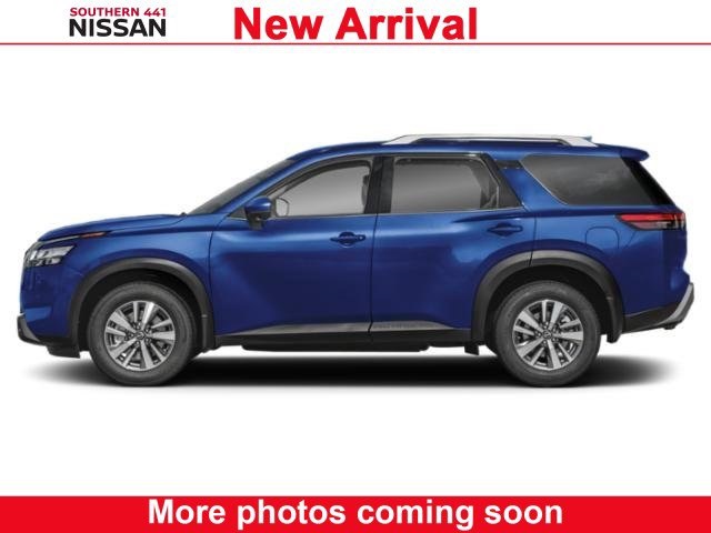 2025 Nissan Pathfinder SL photo 3