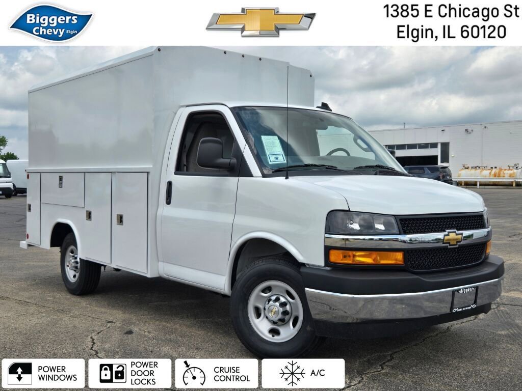 2025 Chevrolet Express Cutaway Base's photo