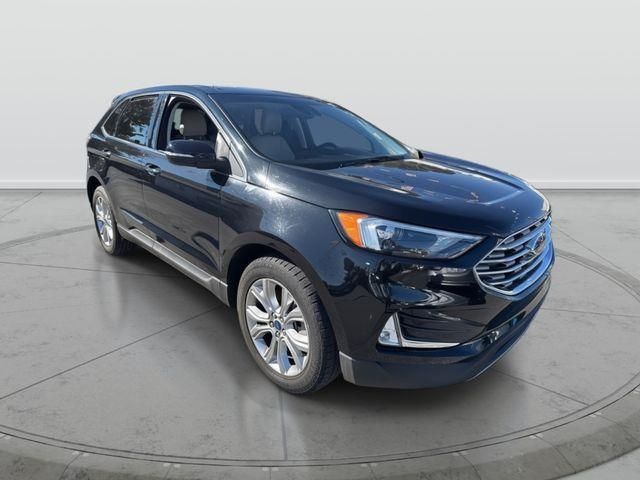 2022 Ford Edge Titanium's photo