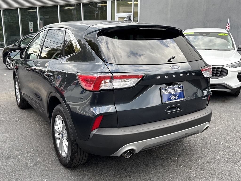 2022 Ford Escape SE photo 4