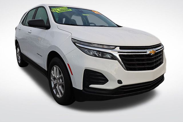 2024 Chevrolet Equinox LS photo 2
