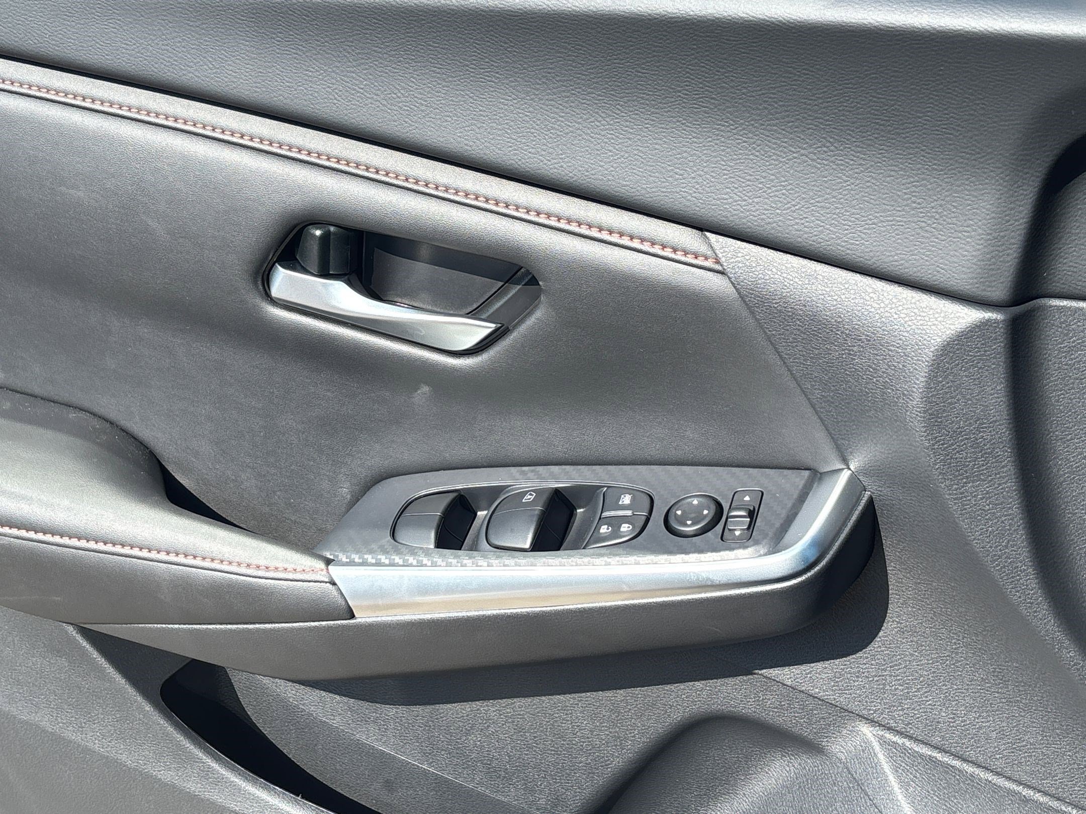 2025 Nissan Sentra SR photo 13