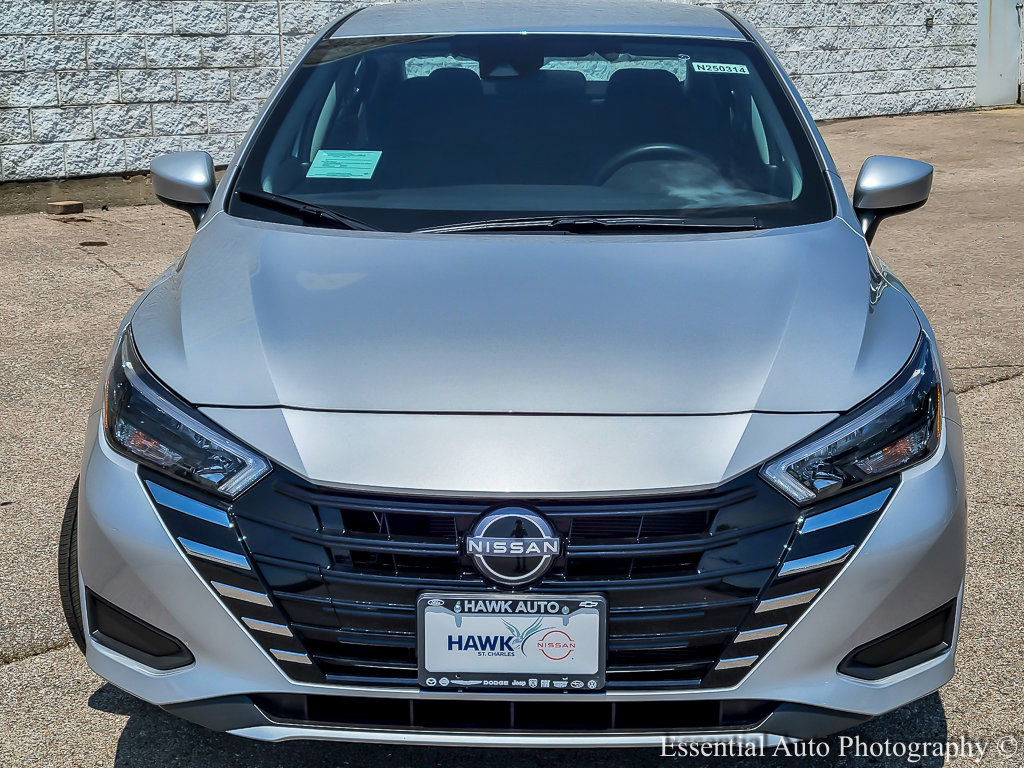 2025 Nissan Versa SV photo 4