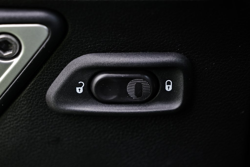 2013 Jeep Wrangler Unlimited Sahara photo 19