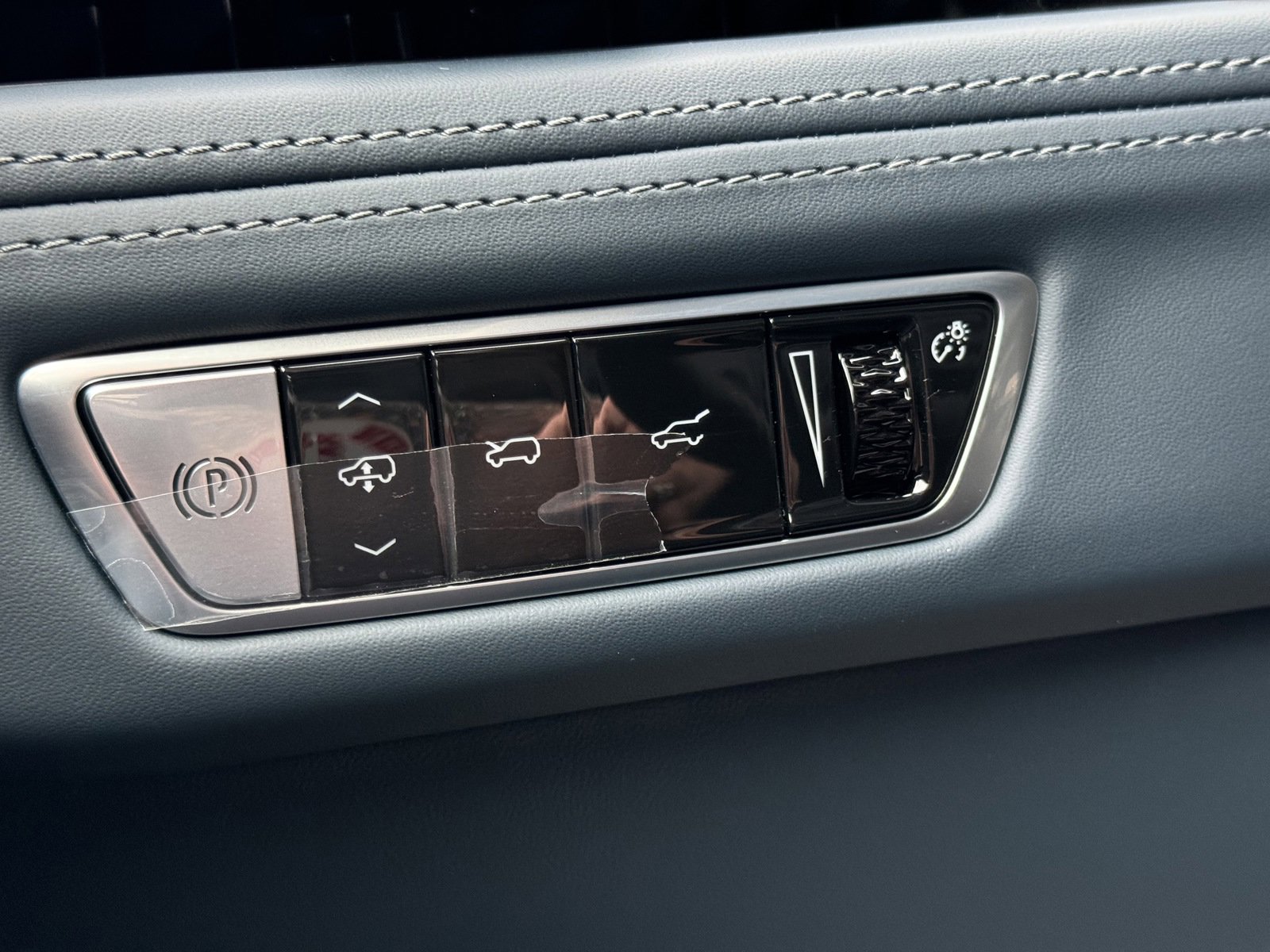 2025 Cadillac Escalade IQ Sport photo 27