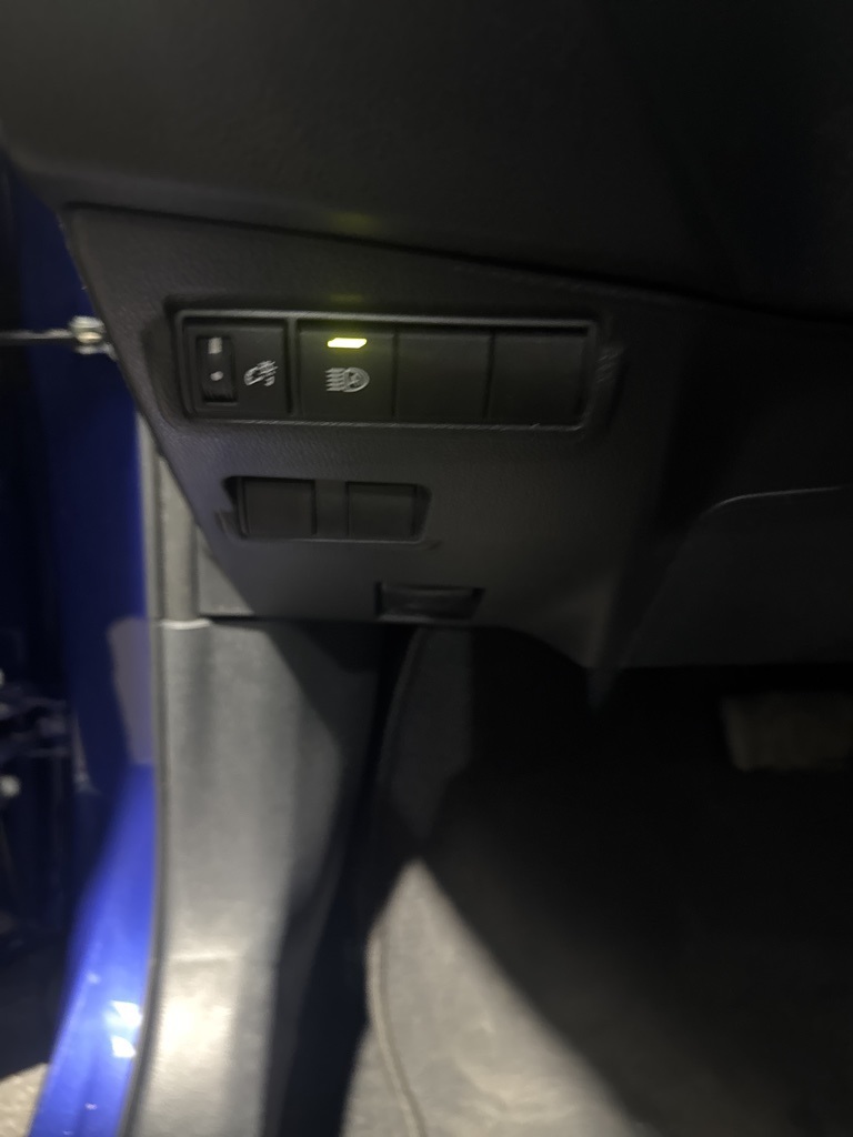2023 Toyota Corolla Cross LE photo 30
