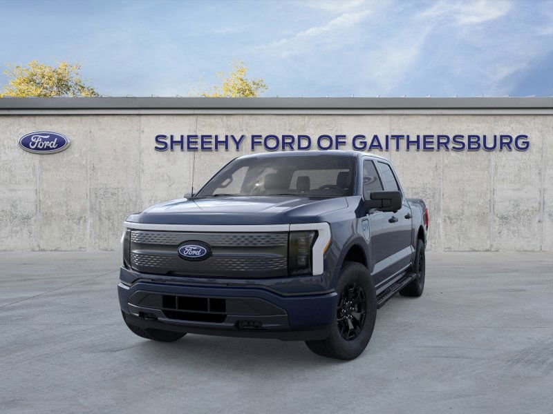 2025 Ford F-150 Lightning XLT photo 3