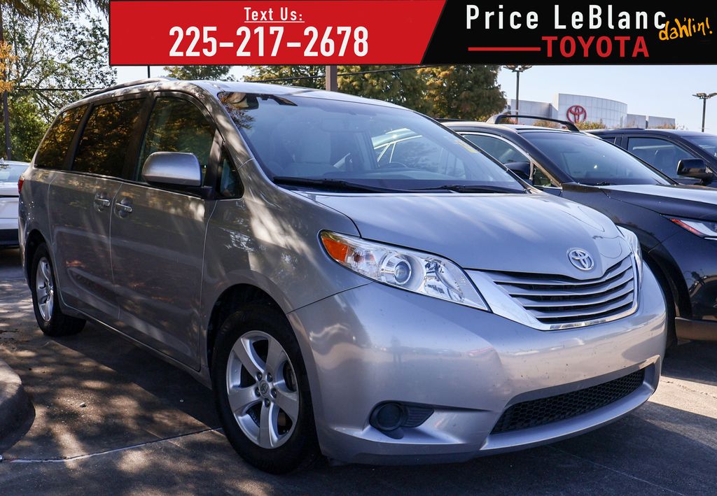 2016 Toyota Sienna LE