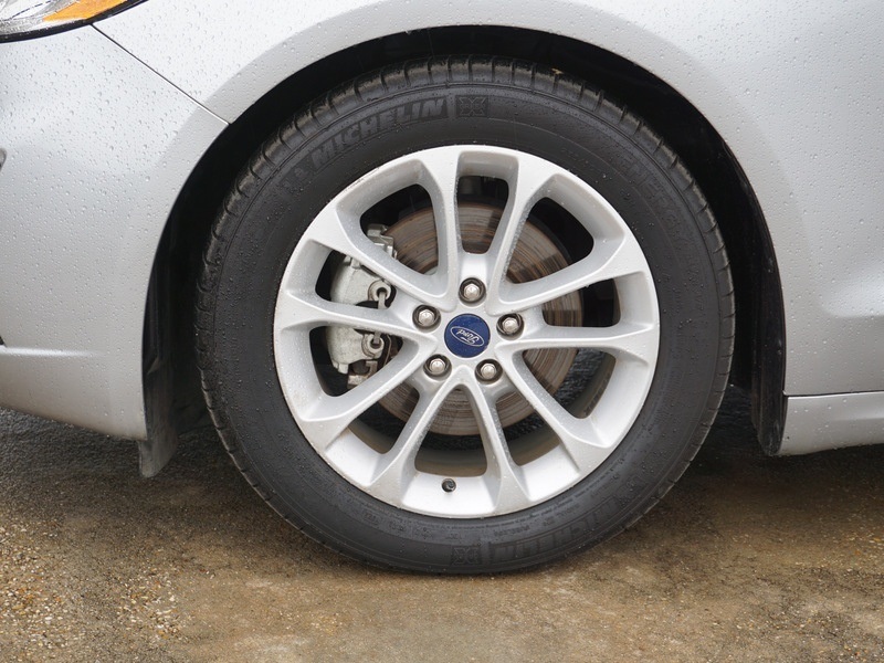 2020 Ford Fusion SE photo 4