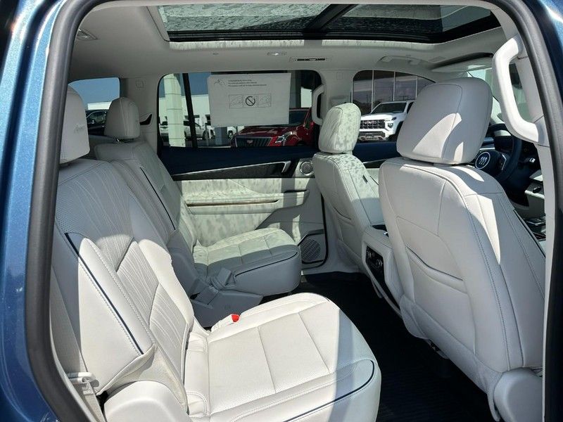 2026 Buick Enclave Avenir photo 5