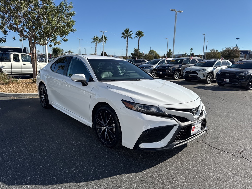 2023 Toyota Camry SE photo 4