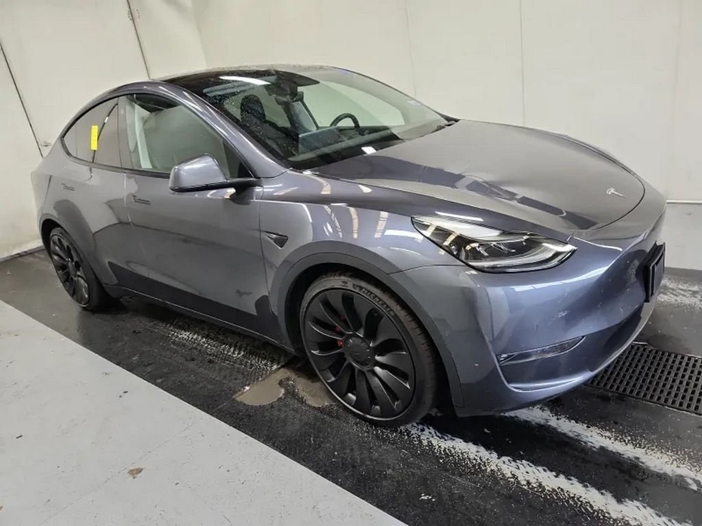Used 2022 Tesla Model Y Performance with VIN 7SAYGDEF4NF378160 for sale in Akron, OH