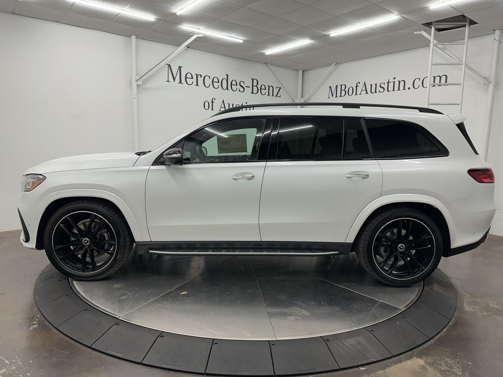2026 Mercedes Benz GLS 580 4MATIC photo 3