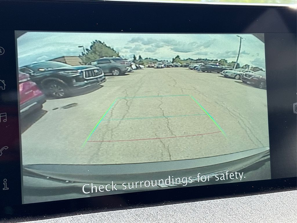2025 Nissan Kicks SV photo 14