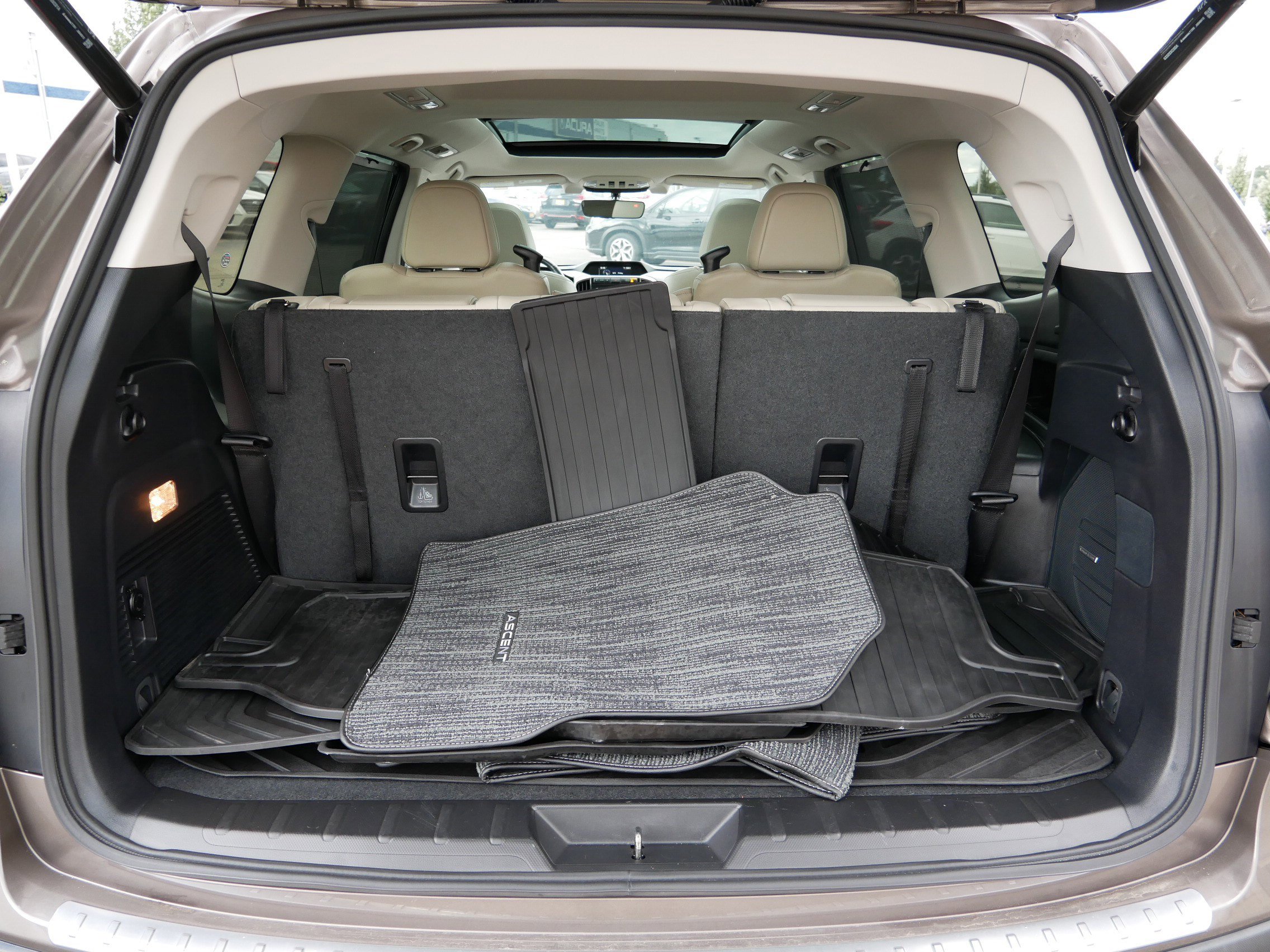 2022 Subaru Ascent Limited photo 18