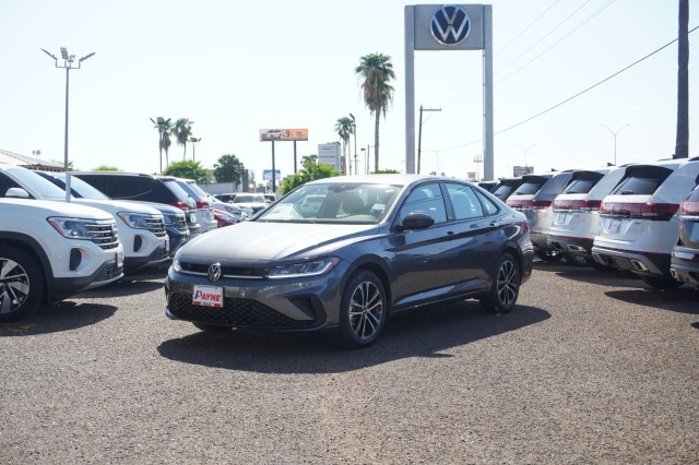 2025 Volkswagen Jetta Sport's photo