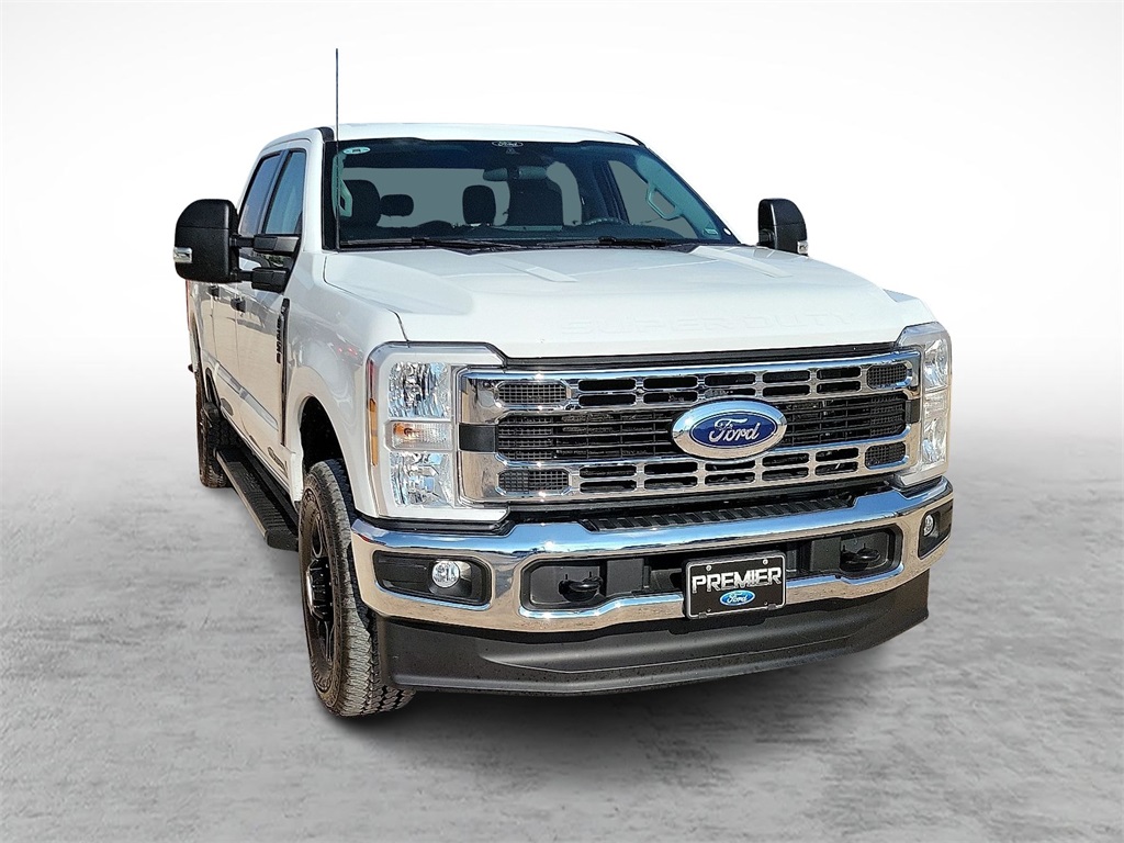 2025 Ford F-250 XLT photo 2