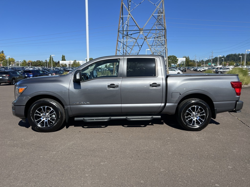 2023 Nissan Titan SV photo 4