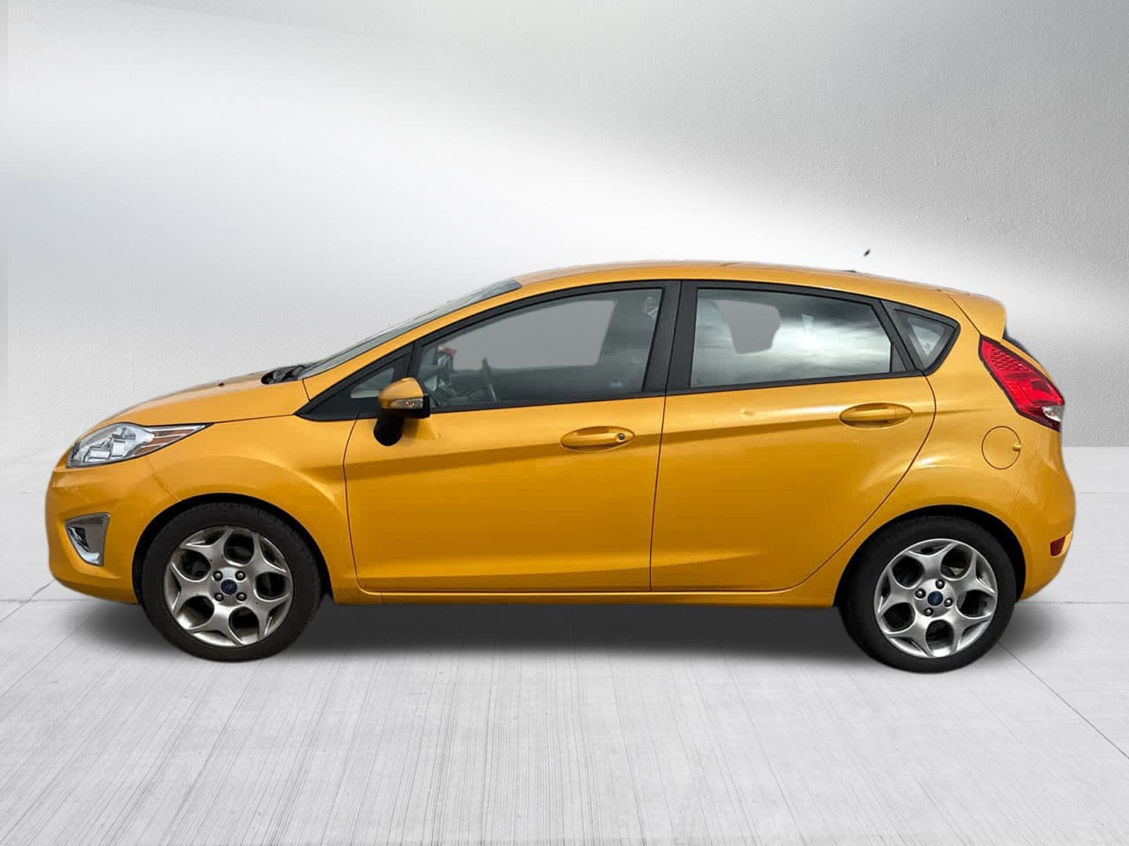 2011 Ford Fiesta SES photo 4