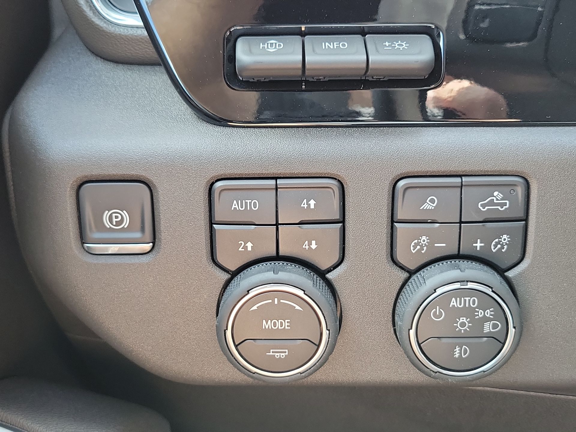2025 Chevrolet Silverado 3500HD LTZ photo 42