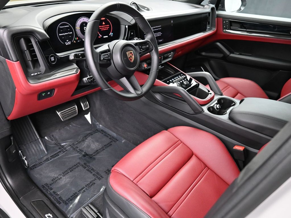 2024 Porsche Cayenne Coupe Turbo GT photo 3